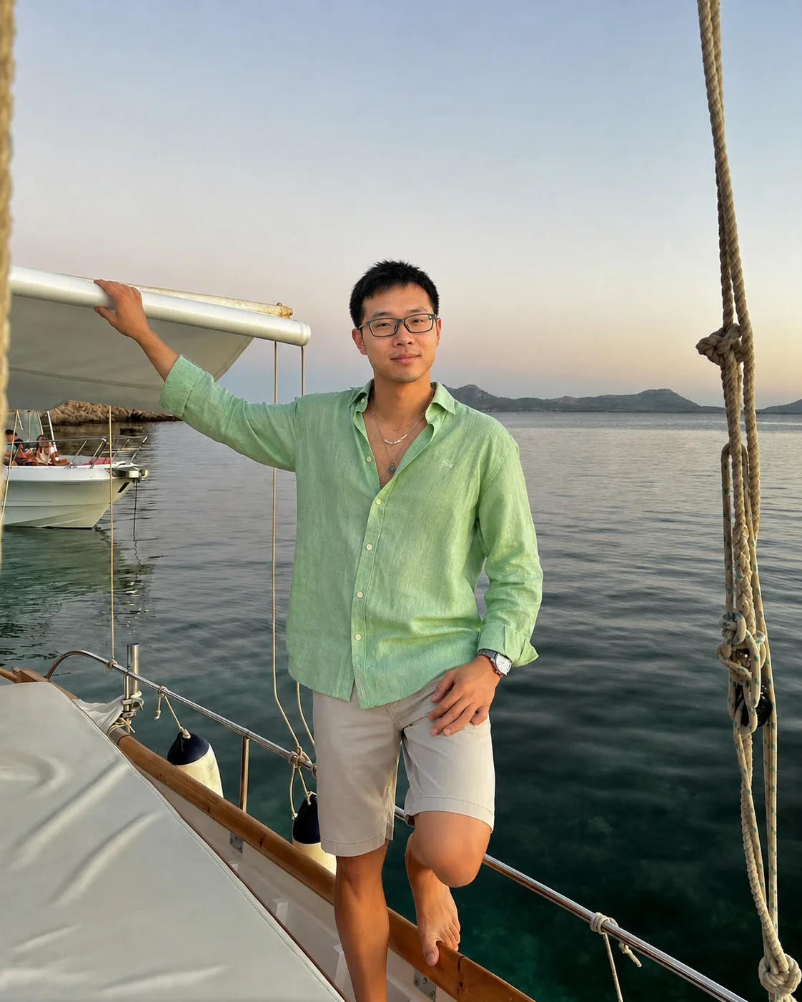 Man with AI-generated dating profile photos for Tinder - transformation example 1 1